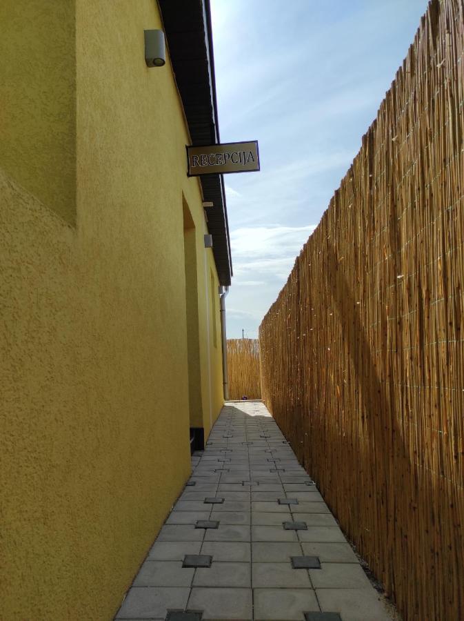 V & V Villa Lalince Zewnętrze zdjęcie
