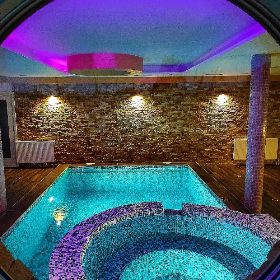 V & V Villa Lalince Zewnętrze zdjęcie