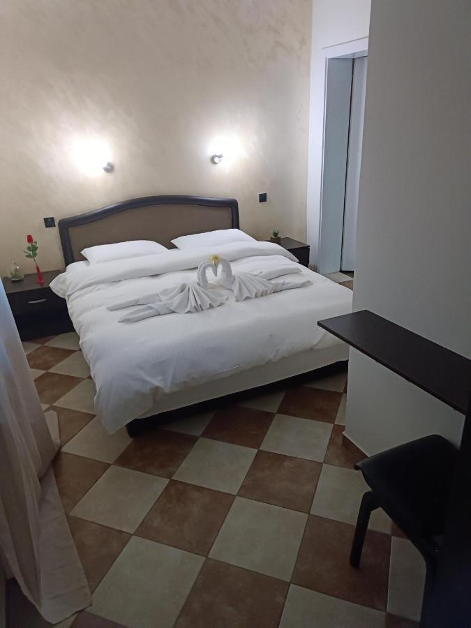 V & V Villa Lalince Zewnętrze zdjęcie