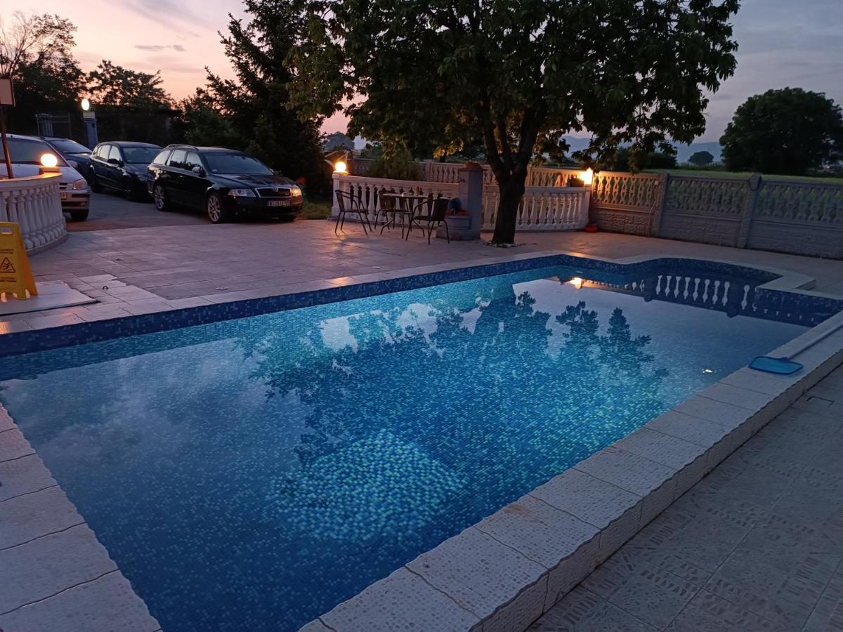 V & V Villa Lalince Zewnętrze zdjęcie