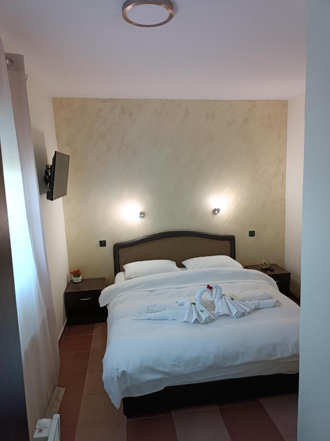 V & V Villa Lalince Zewnętrze zdjęcie