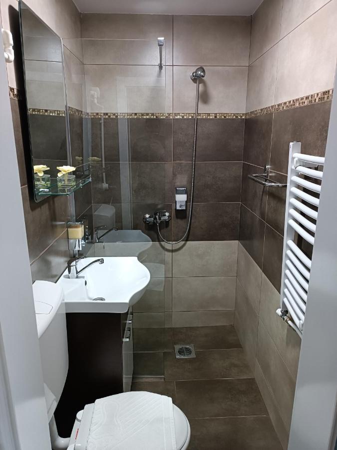 V & V Villa Lalince Zewnętrze zdjęcie