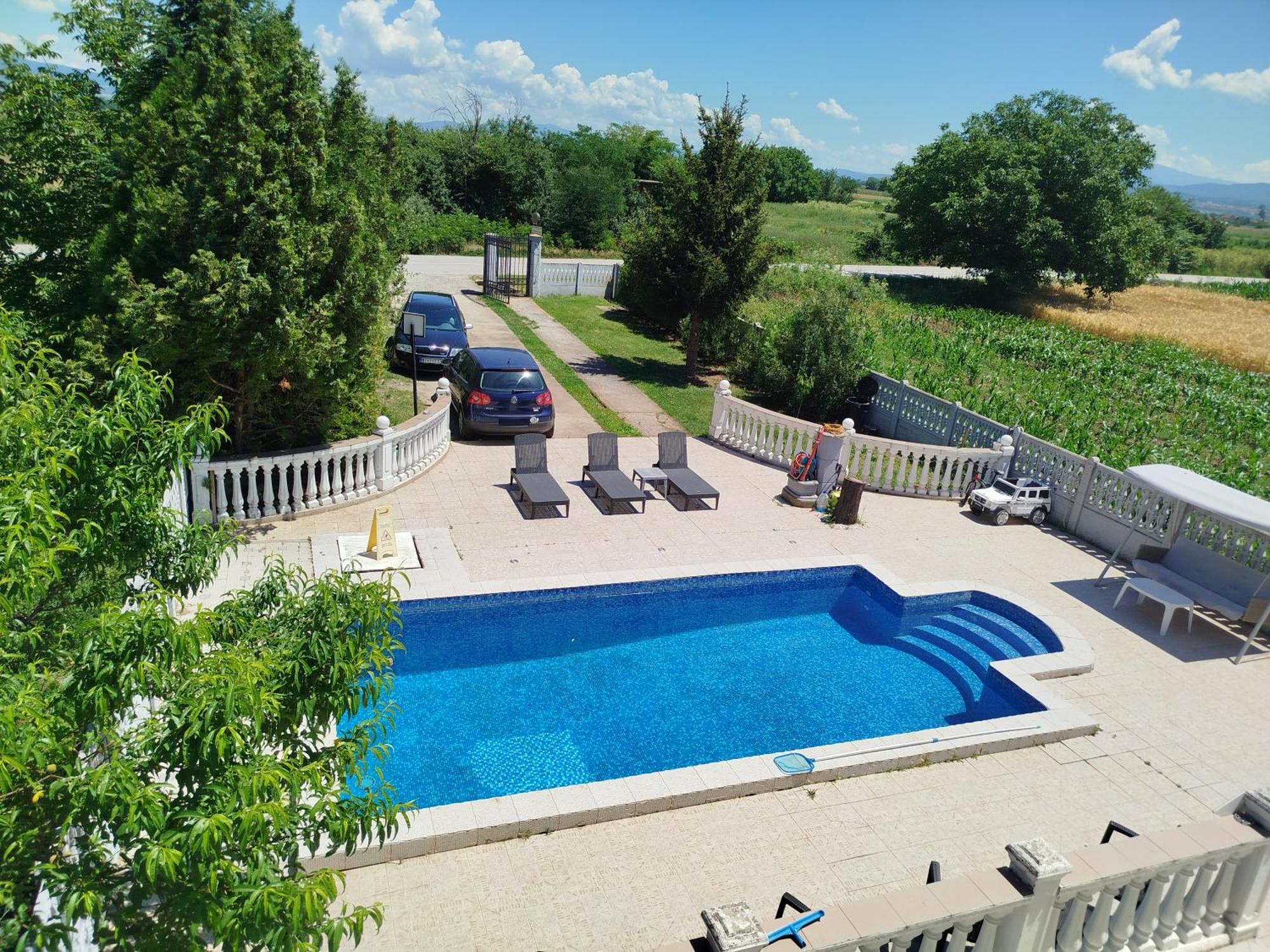 V & V Villa Lalince Zewnętrze zdjęcie